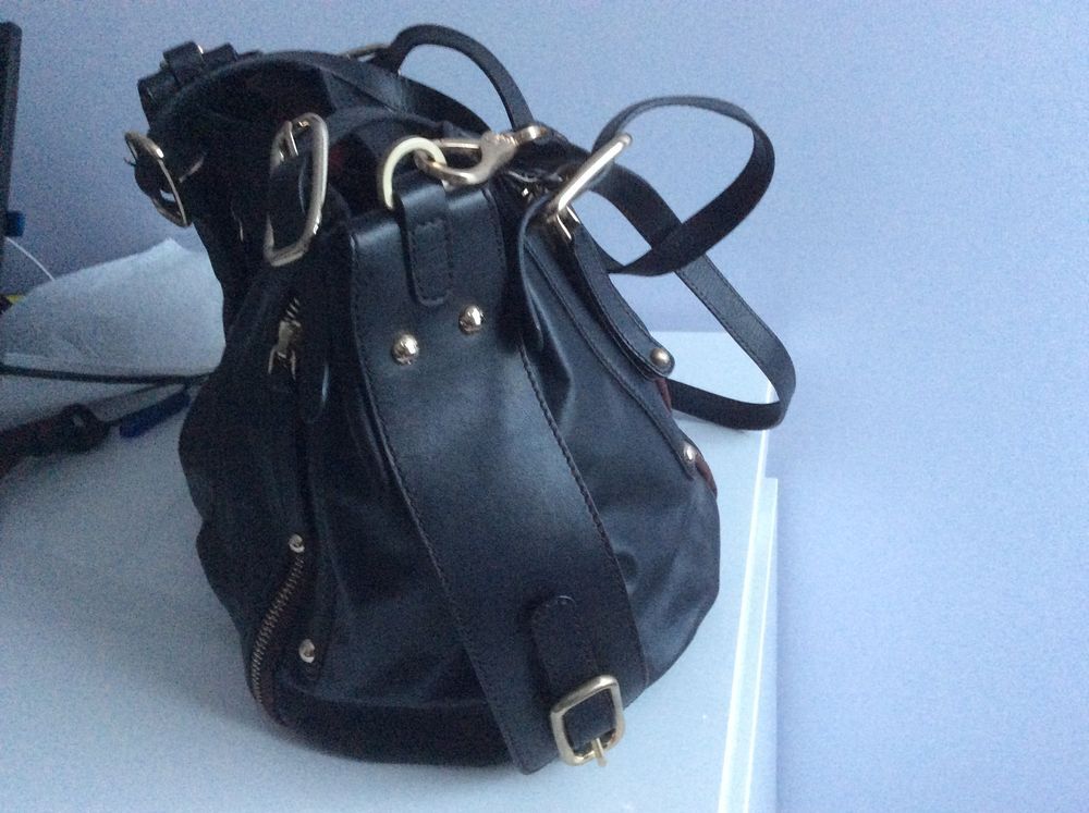 Sacs de marque 
Etat neuf Maroquinerie