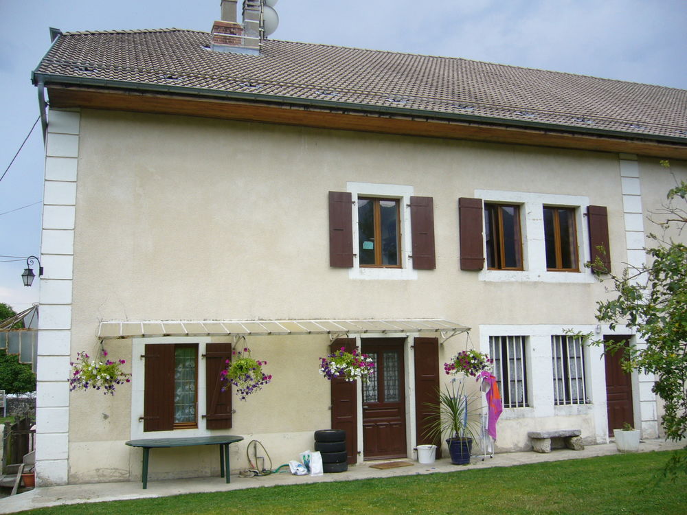 Location Appartement Appartement 4 pièces 130 m² Saint-jean-de-gonville