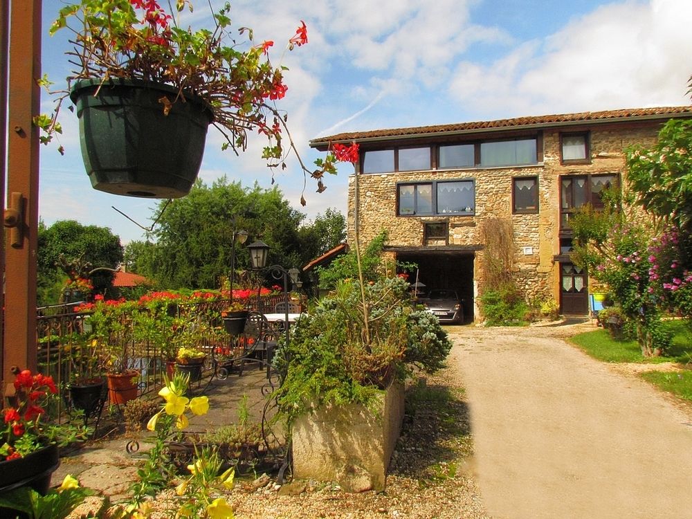   Gîte La Source***au pied des Alpes. Rhône-Alpes, Saint-Jean-de-Moirans (38430)