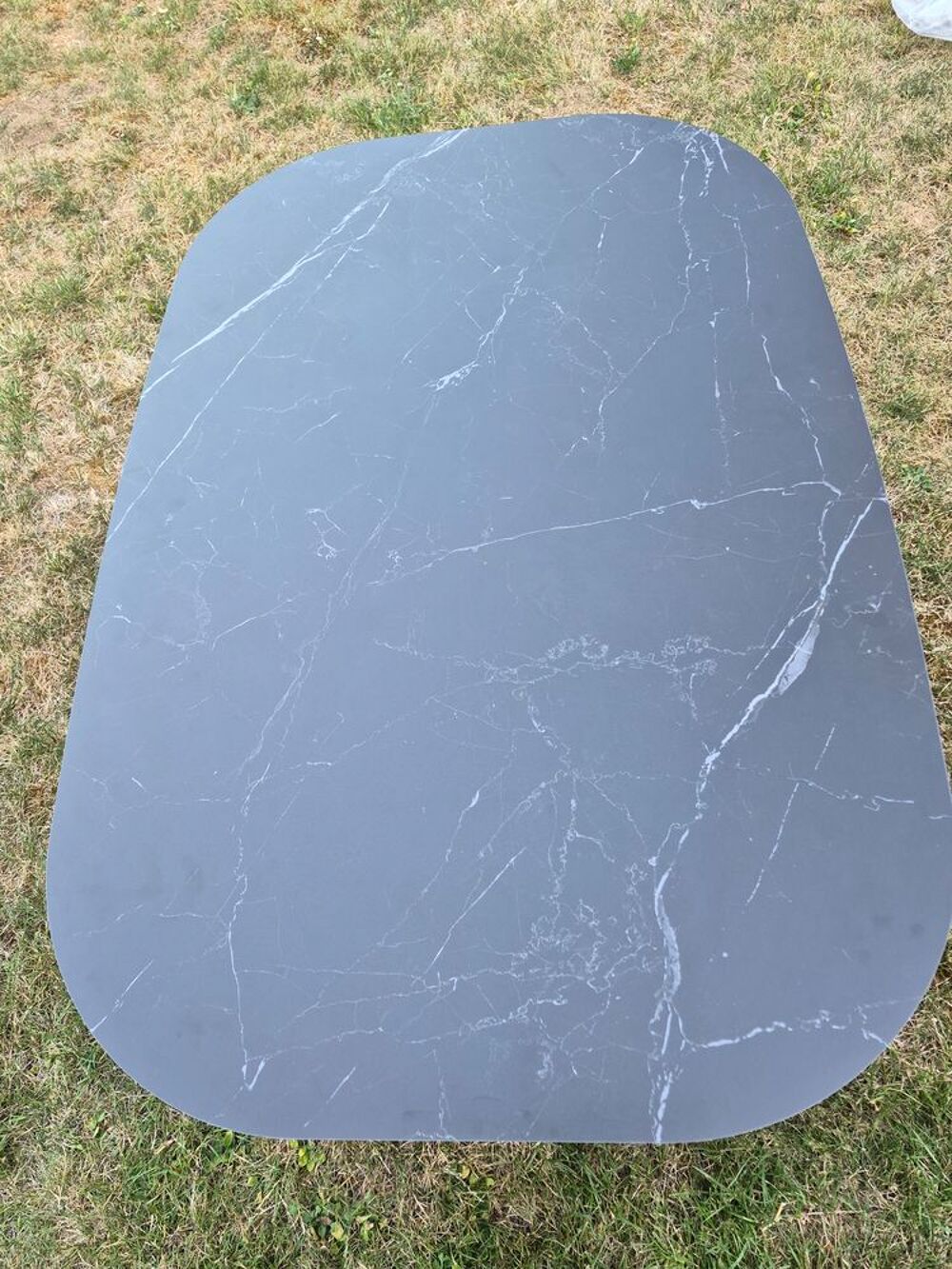 TABLE BASSE POUR SALON DE JARDIN 
Meubles