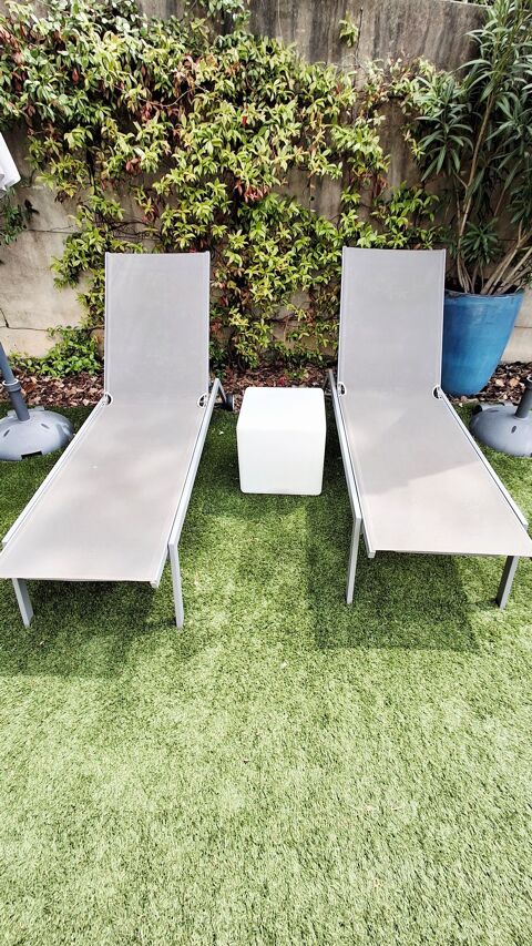 Bain de soleil lot de deux 150 Cagnes-sur-Mer (06)