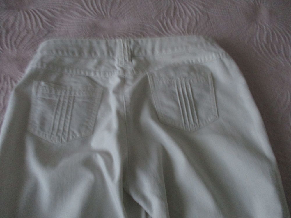 Pantacourt blanc T.40 marque BURTON Vêtements