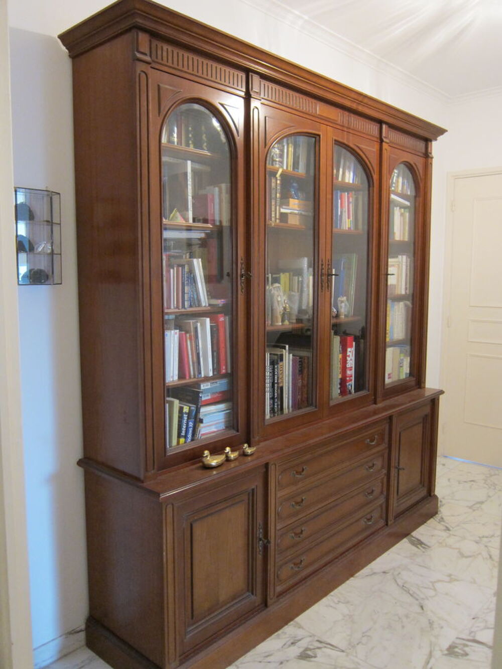 Biblioth&egrave;que vitrine bois massif Meubles