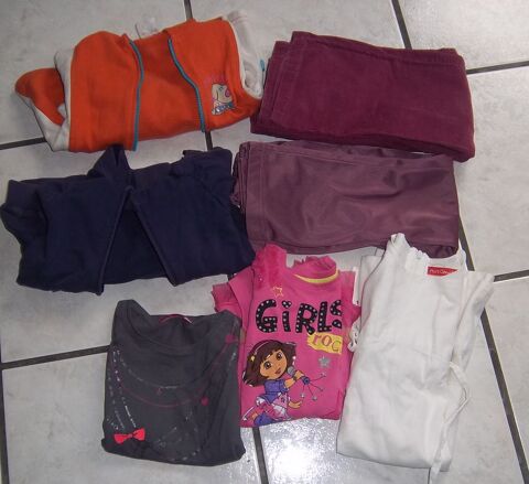 7 v�tements fille 5 ans 4 Colombier-Fontaine (25)