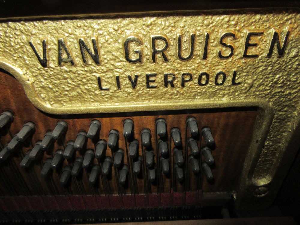 PIANO DROIT Instruments de musique