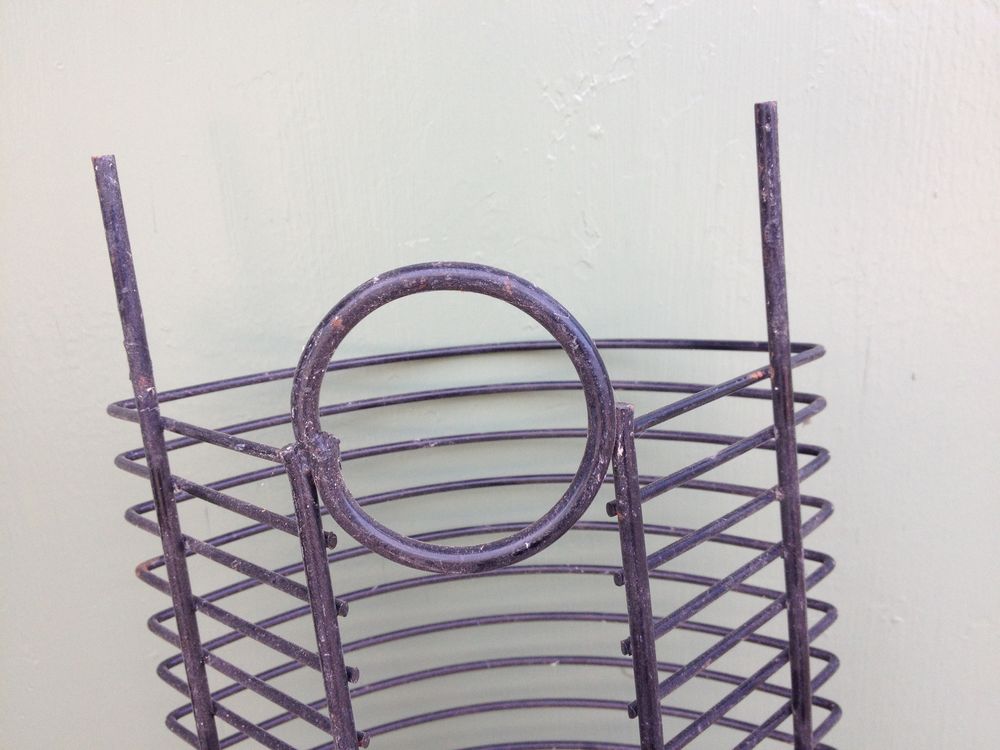 Objet utile &eacute;tag&egrave;re de rangement noir &agrave; suspendre pour CD
Meubles