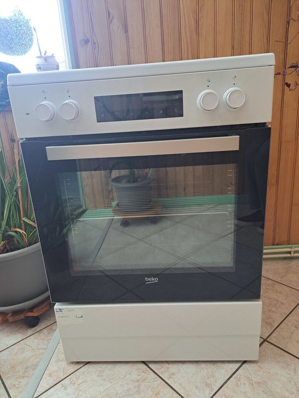 Cuisini&egrave;re vitroc&eacute;ramique Beko Electroménager