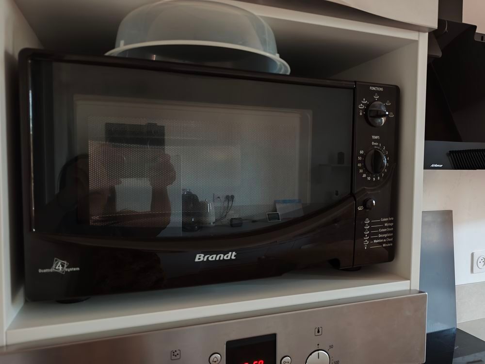 Micro onde en parfait &eacute;tat fonctionne tr&egrave;s bien Electroménager