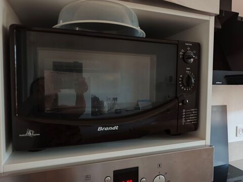Micro onde en parfait état fonctionne très bien 70 Déols (36)