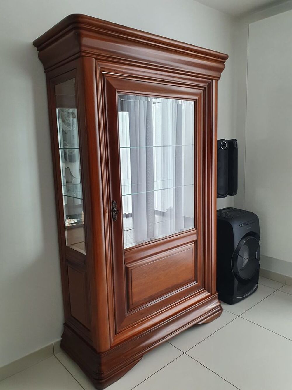 Vitrine en merisier massif vernis Meubles