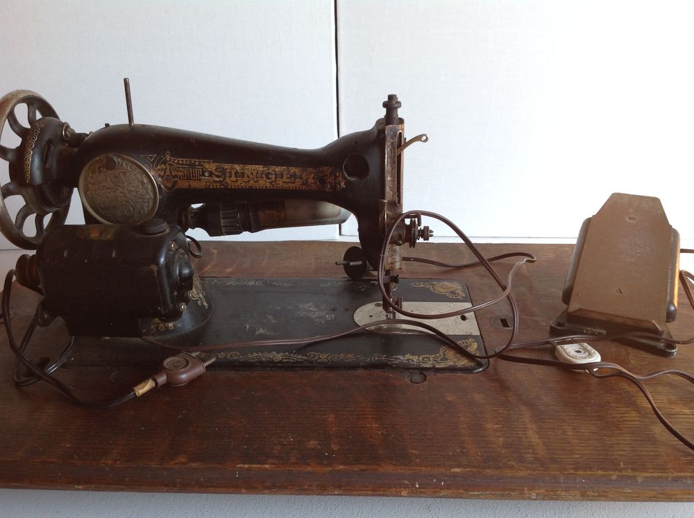 MACHINE &agrave; COUDRE MOTEUR SINGER 15K26 FACTURE 1929
