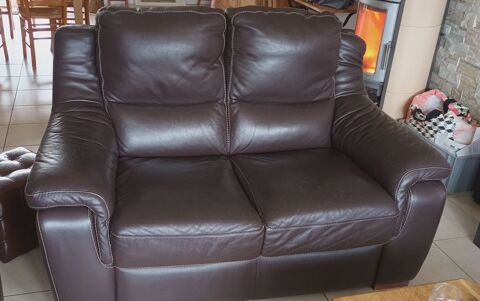 Canaps cuir TBE, meuble Douret  .
430 Nouzonville (08)