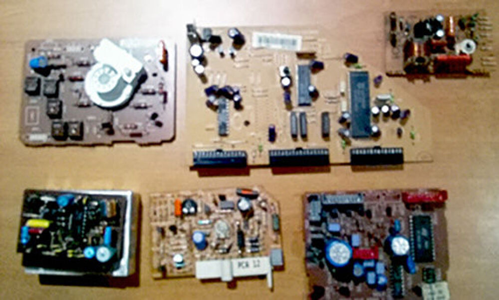 Lot de 23 platines pour T&eacute;l&eacute;viseurs diff&eacute;rentes marques Audio et hifi