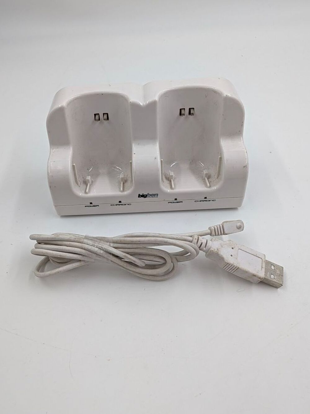 Accessoire Nintendo Wii station de charge blanche Bigben Consoles et jeux vidéos