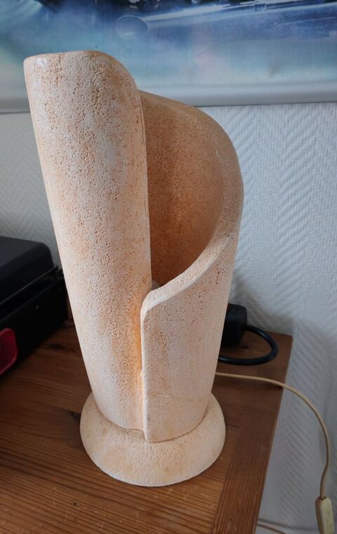 Lampe style pierre calcaire 25 Meysse (07)