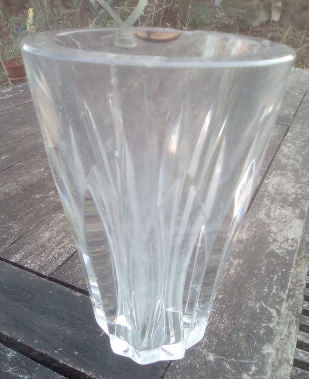 vase Baccarat f&ecirc;l&eacute; et &eacute;br&eacute;ch&eacute; Décoration