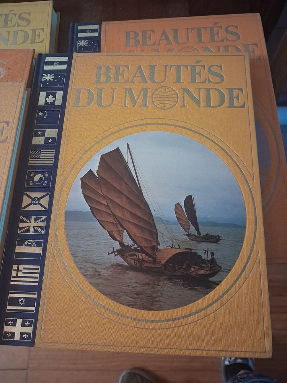 COLLECTION COMPLETE BEAUTEE DU MONDE Livres et BD