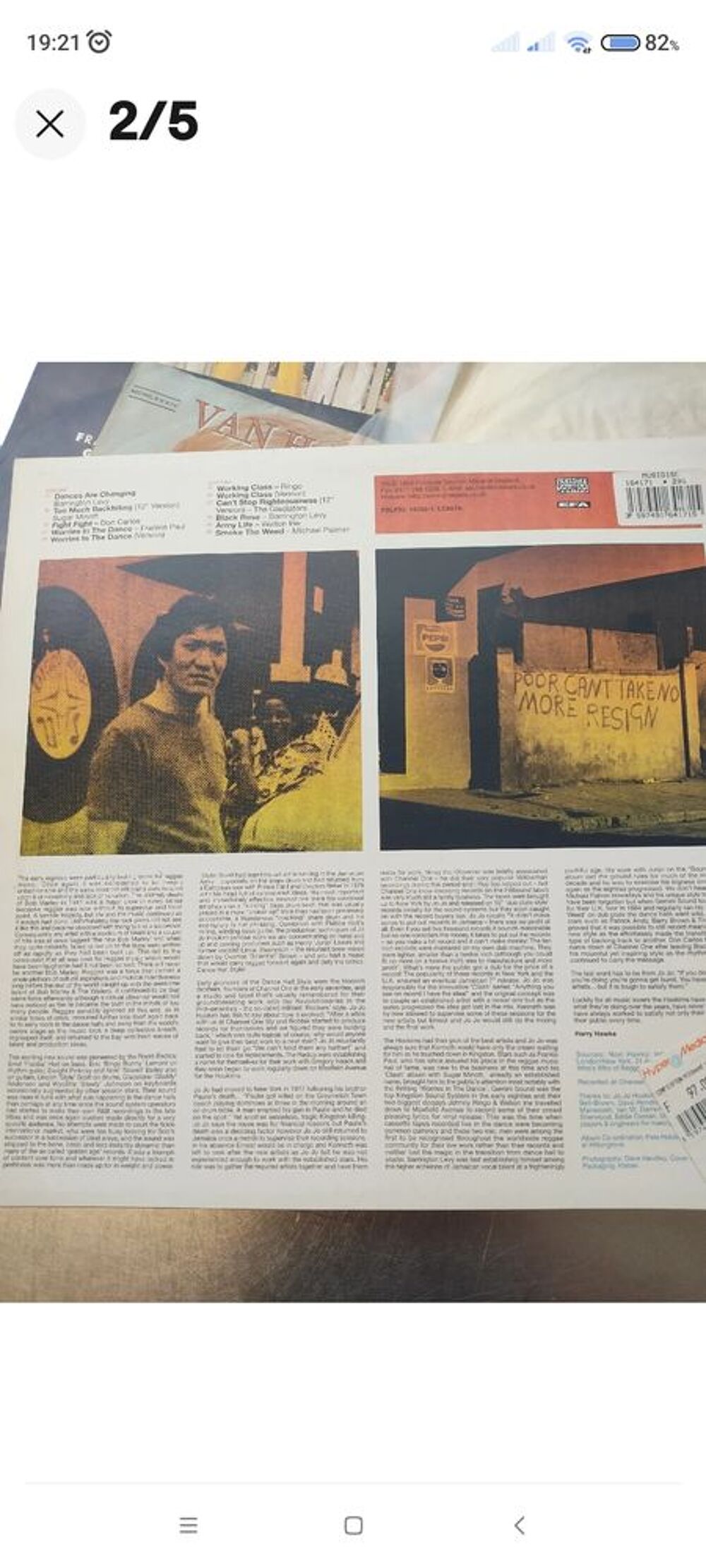 Vinyl ROOTS DANCE HALL.
CD et vinyles