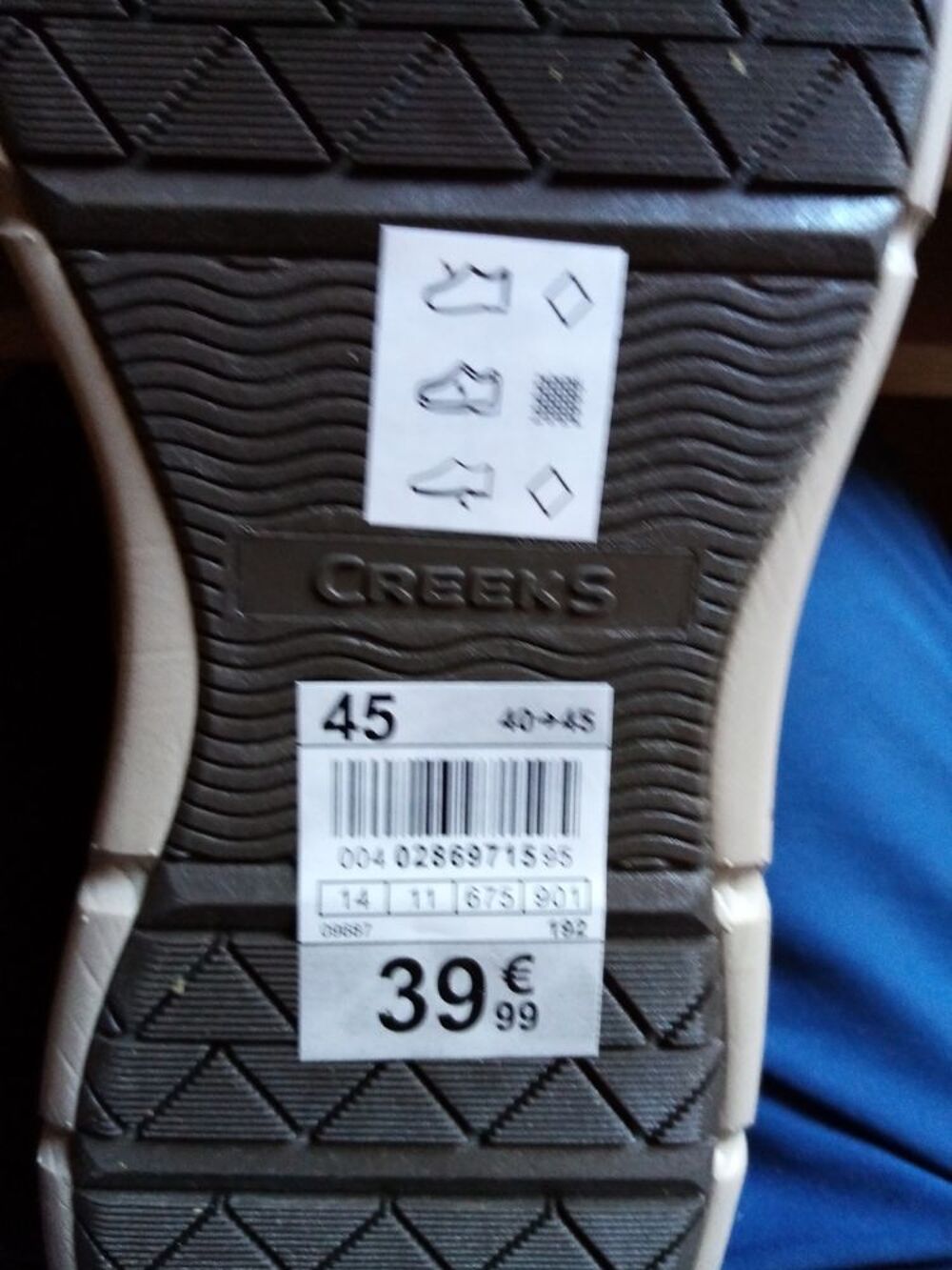 une paire de chaussures Chaussures