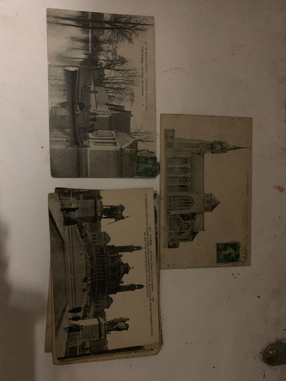 Cartes postales/ journaux 