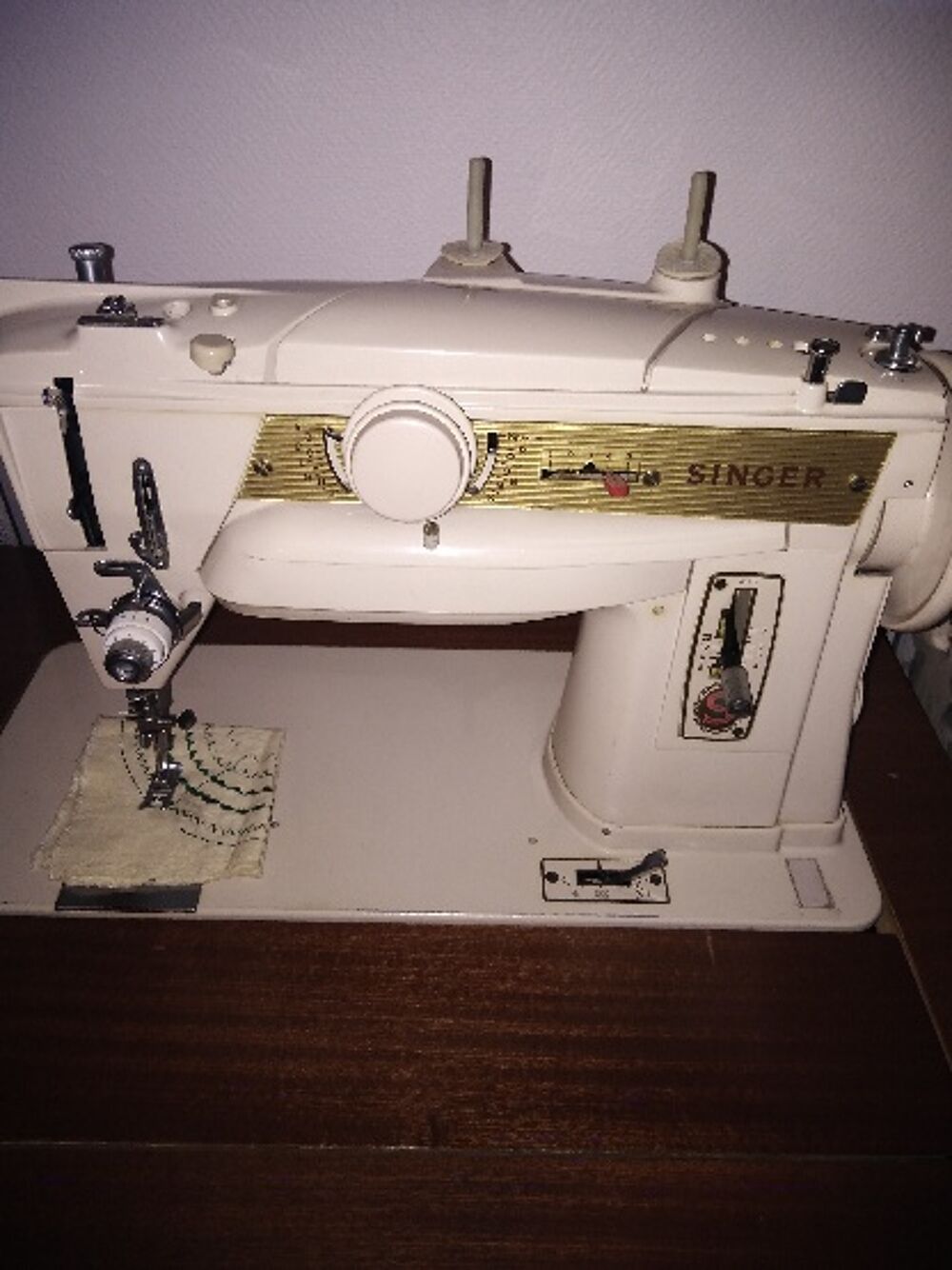 machine &agrave; coudre Meubles