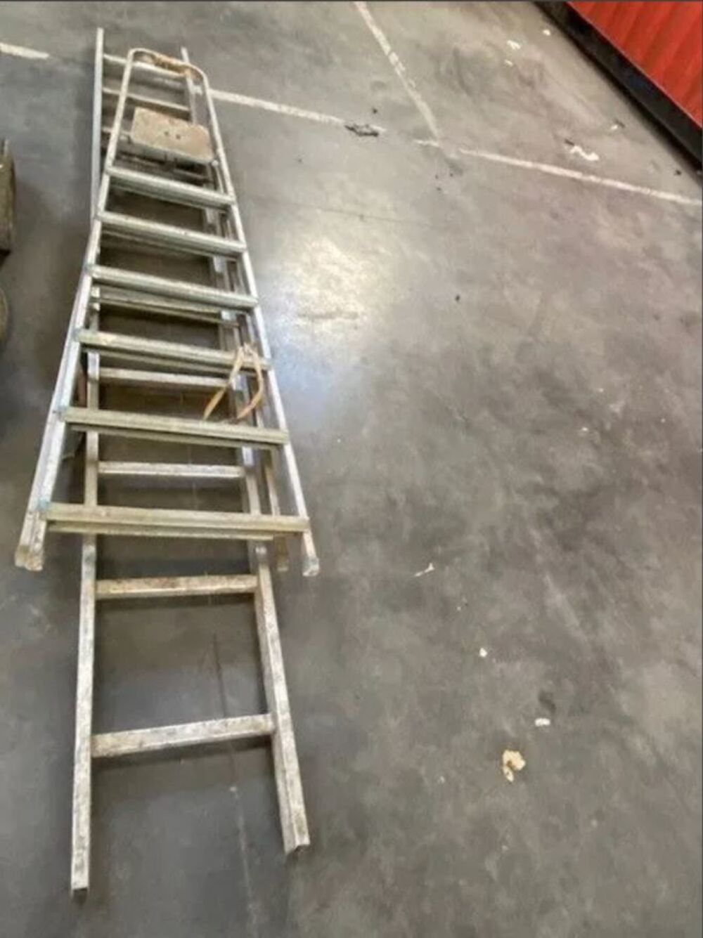 TUBESCA Escabeau mod&egrave;le EN 131 &agrave; six marches en aluminium Matériel informatique
