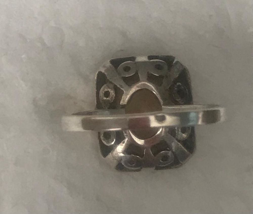 Bague ancienne en ARGENT cabochon en ivoire et marcassites Bijoux et montres