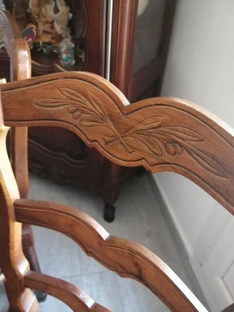 table et 7 chaises Louis XV Provenale 80 Nmes (30)