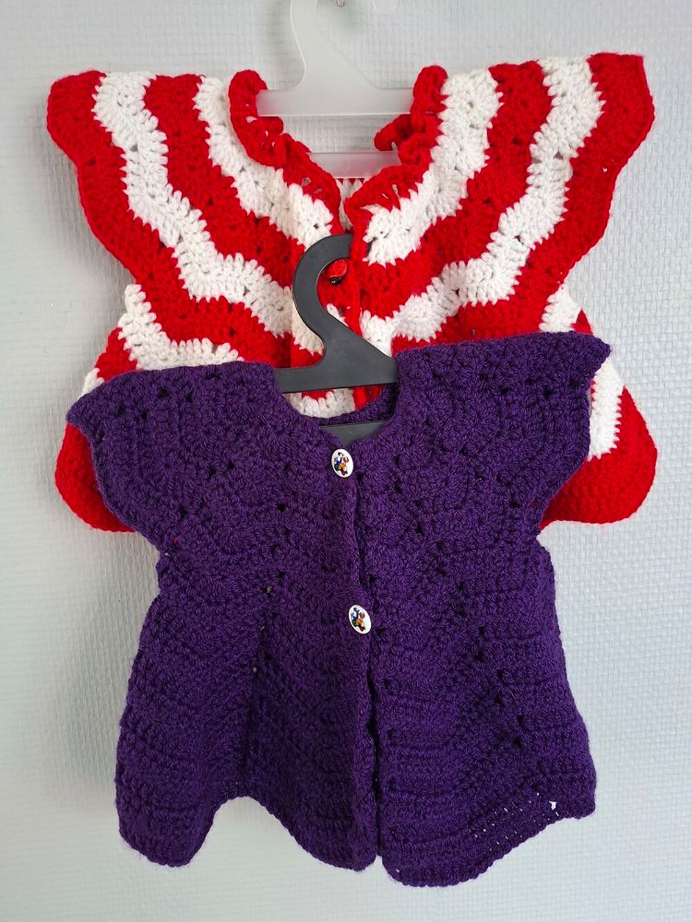 Tricot&eacute;s main - Gilets b&eacute;b&eacute; - 6 - 9 mois - NEUF - Vêtements enfants