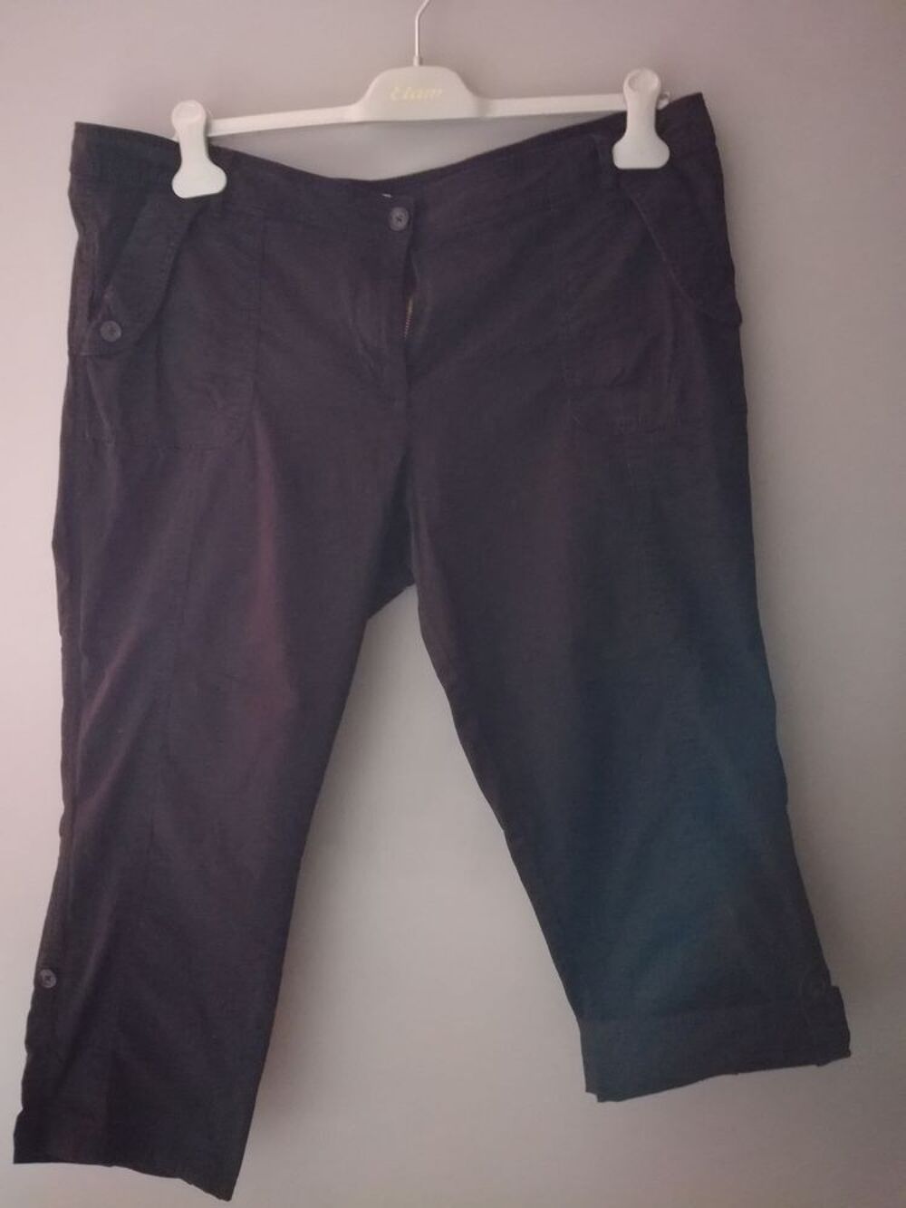 LOT 3 PANTALONS T46
BON ETAT Vêtements
