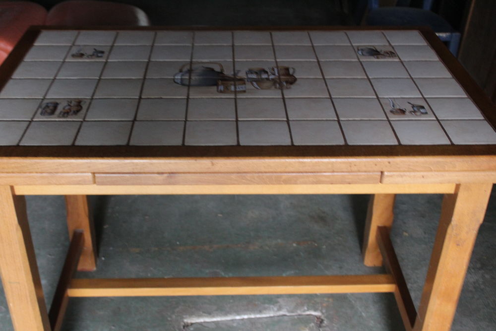 Table de cuisine . Meubles
