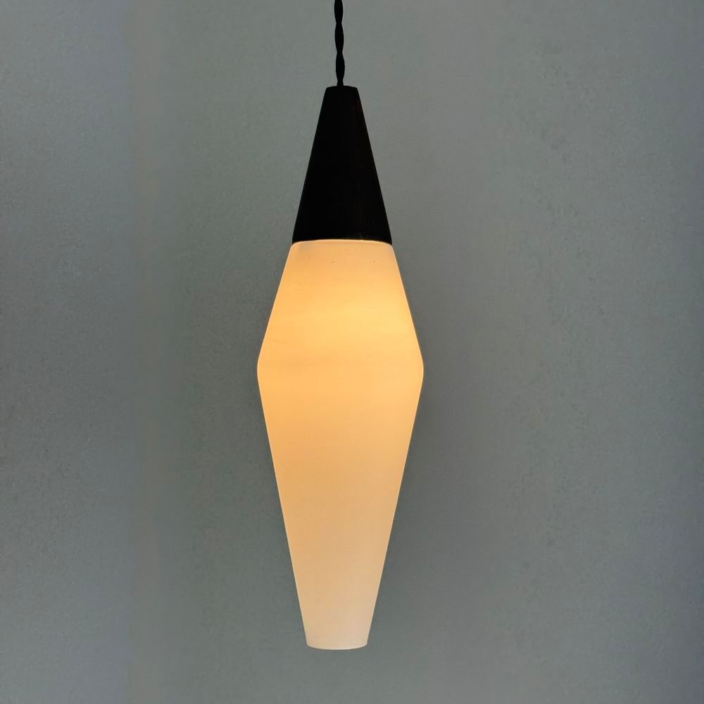 ANCIENNE SUSPENSION SCANDINAVE EN OPALINE VINTAGE Décoration