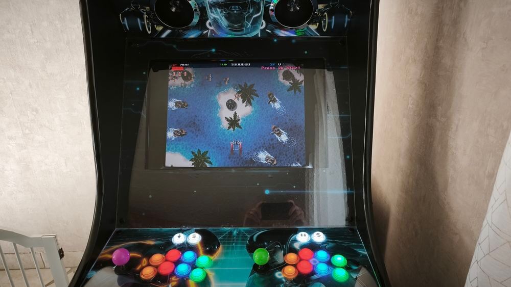Borne arcade Tron Consoles et jeux vidéos