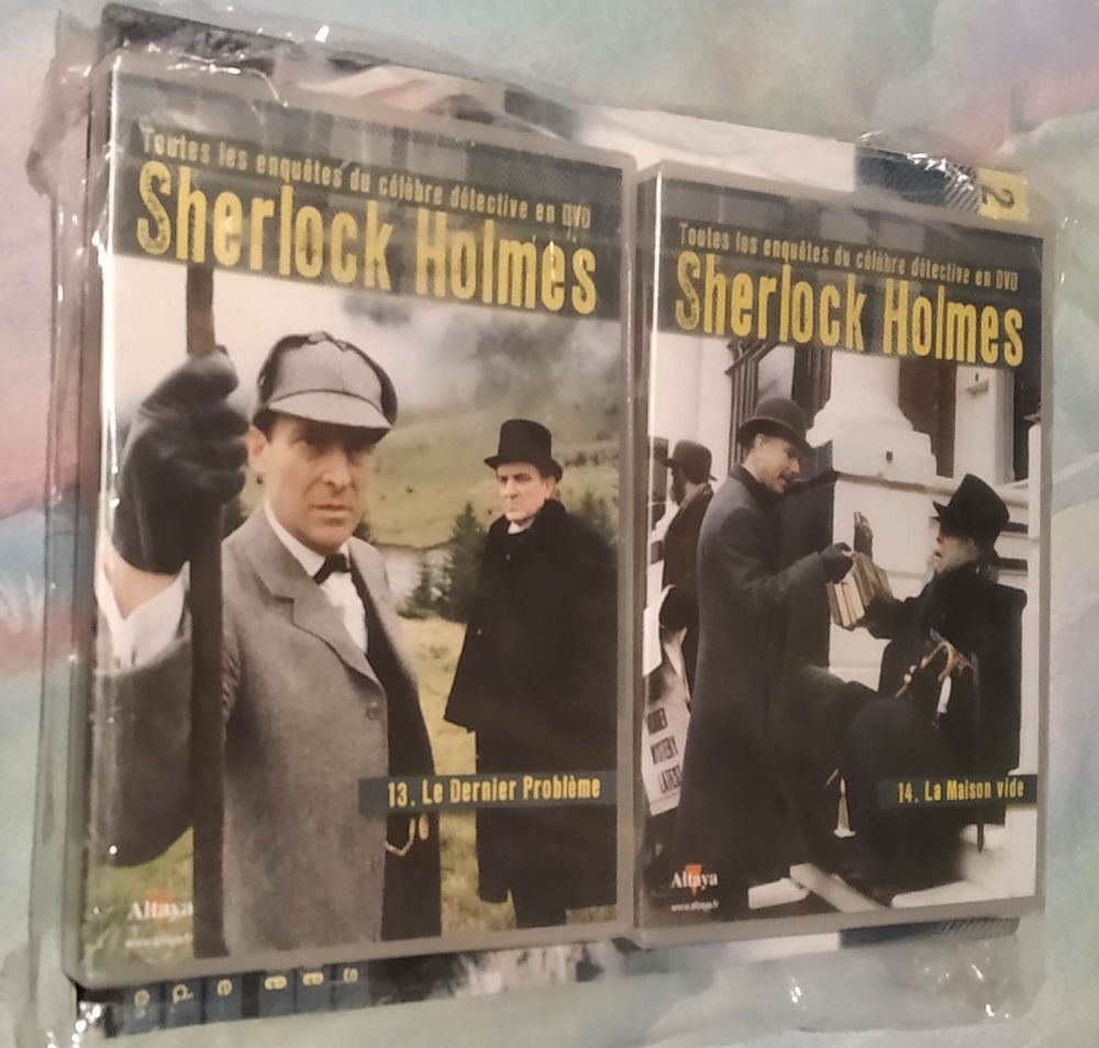 pochette avec 2 DVD enqu&ecirc;tes de Sherlock Holmes DVD et blu-ray