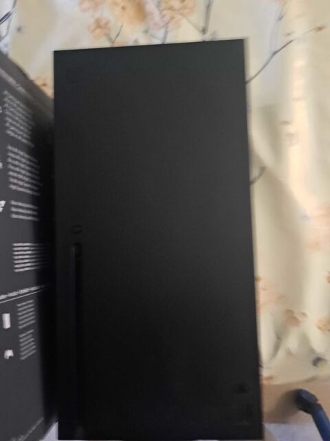 Console Xbox Srie X 400 La Garde (83)
