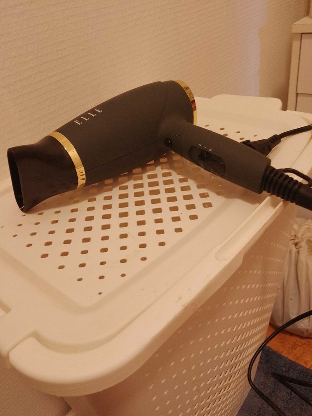 s&egrave;che cheveux pliable Electroménager