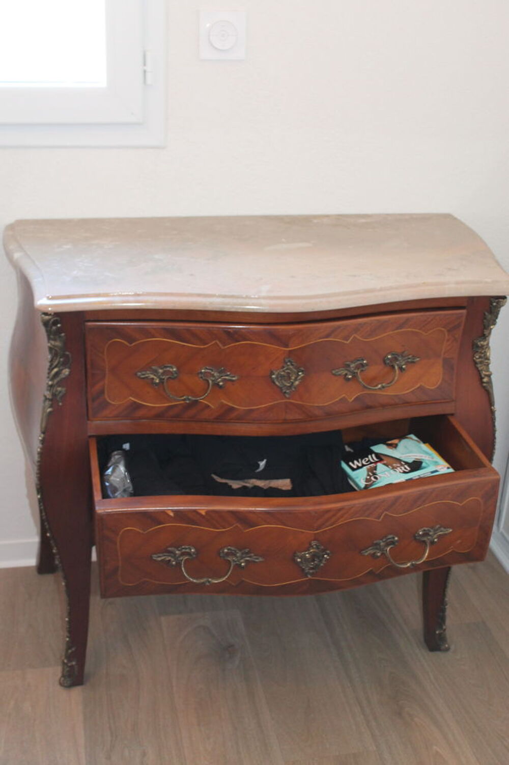 BELLE COMMODE LOUIS XV DESSUS MARBRE Meubles
