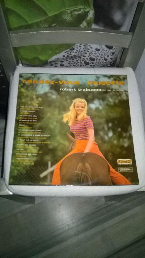 Vinyle Robert Trabucco et son orchestre
Rendez-vous musette 9 Talange (57)