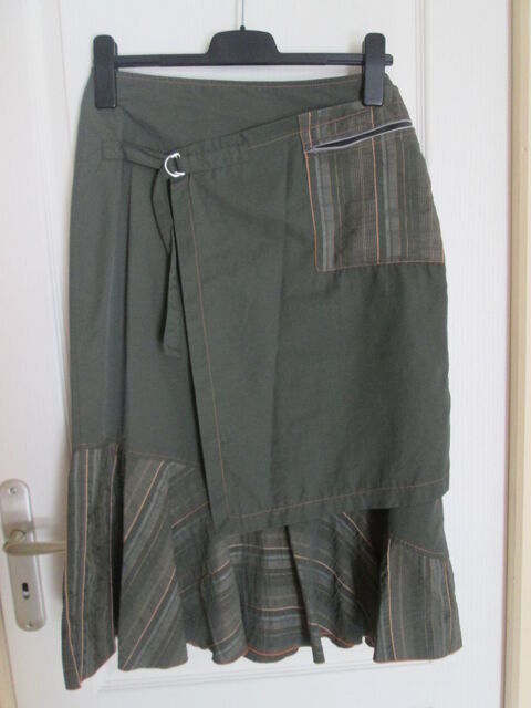 Jupe longue kaki marque Armand Thiery 14 Chauriat (63)