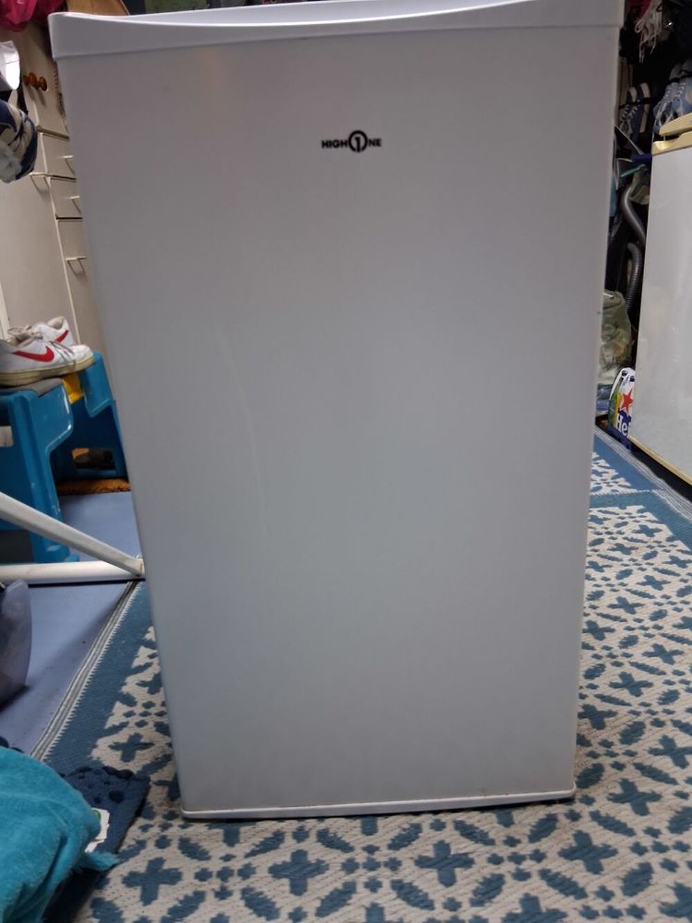 R&eacute;frig&eacute;rateur blanc porte battante Electroménager