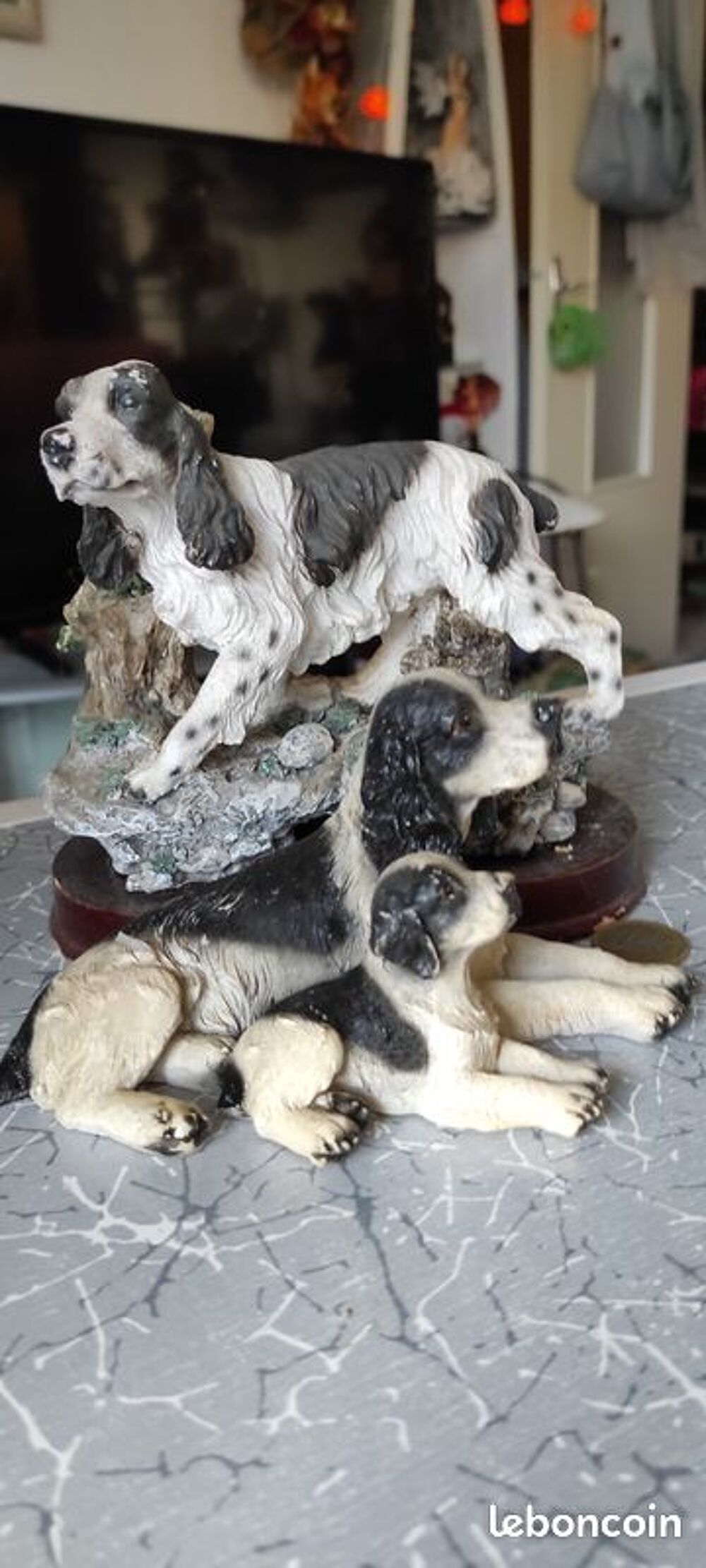 figurine chien de chasse + FEMELLE ET SON CHIOT
Décoration
