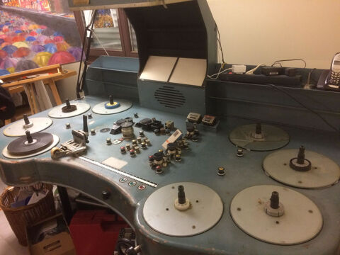 Table de montage 16mm INTERCIN 2 images, 4 sons, 6 plateaux 1200 Verrires-le-Buisson (91)