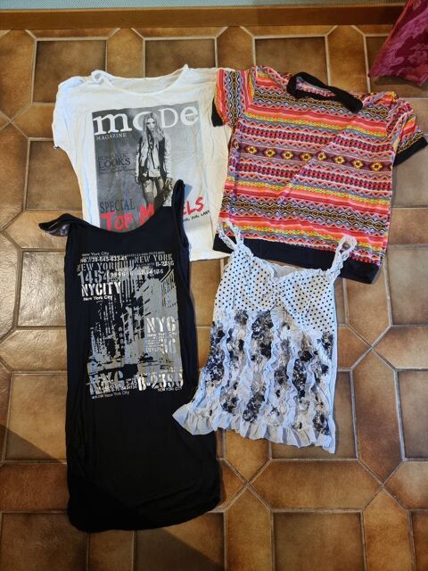 Lot de 2 débardeurs + 2 t-shirts blanc/noir/multicolore 1 Vulbens (74)