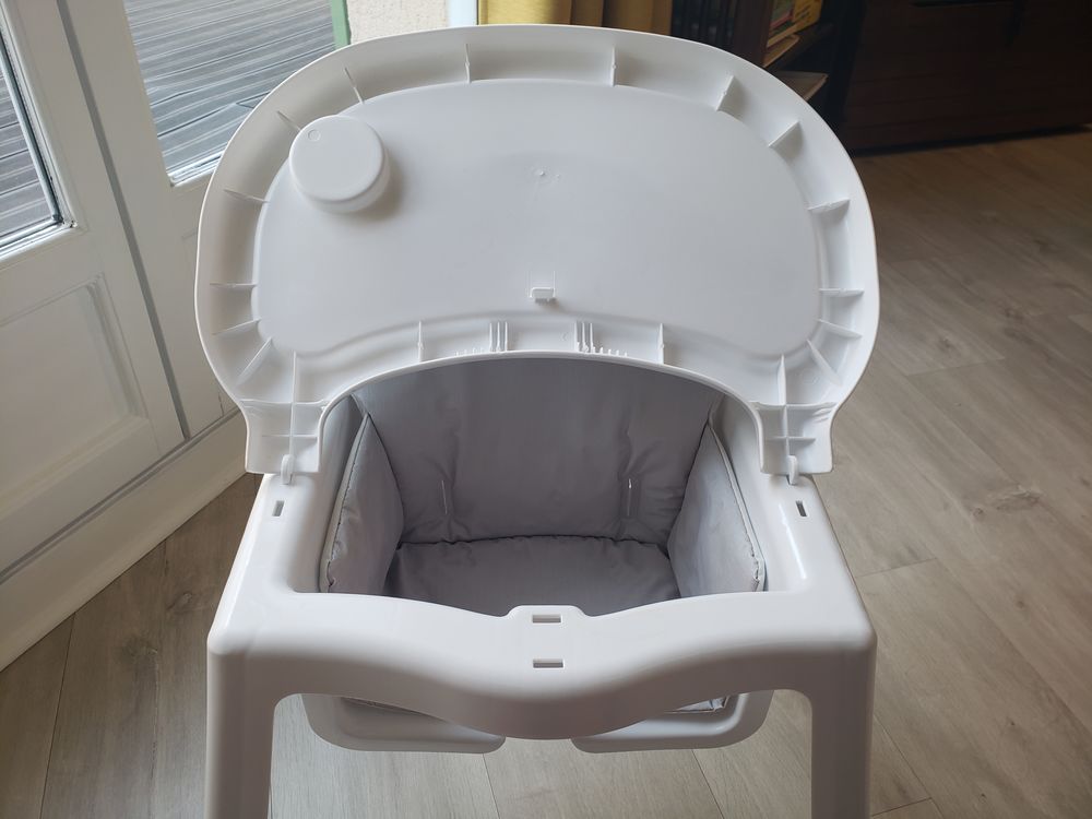 Chaise haute b&eacute;b&eacute; (2 hauteurs) Babycare Puériculture