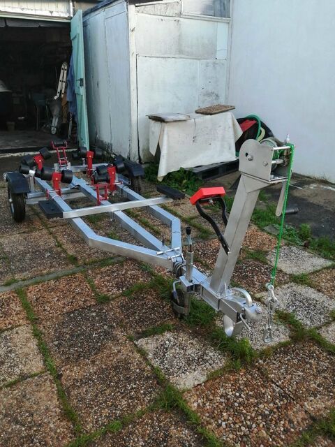 Bateaux à moteur Pêche-promenade 2000 occasion St Marsault 79380