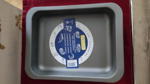 Plat ,moule pour four
4 Laneuveville-devant-Nancy (54)