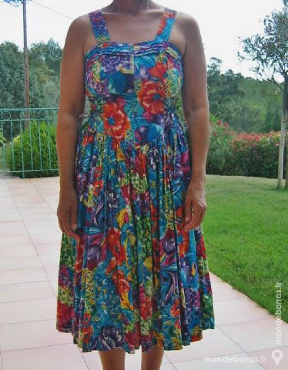 Robe &agrave; fleurs Vêtements