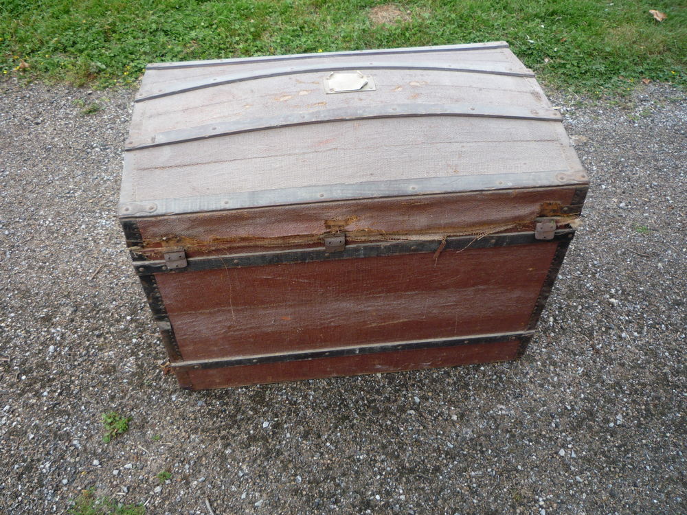 Malle ancienne (G)
49cm x 79cm
h 58cm Meubles