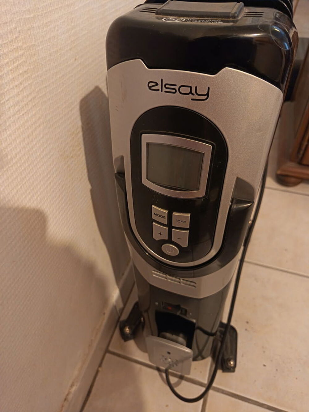 Chauffage &eacute;lectrique &agrave; bain d'huile. Electroménager