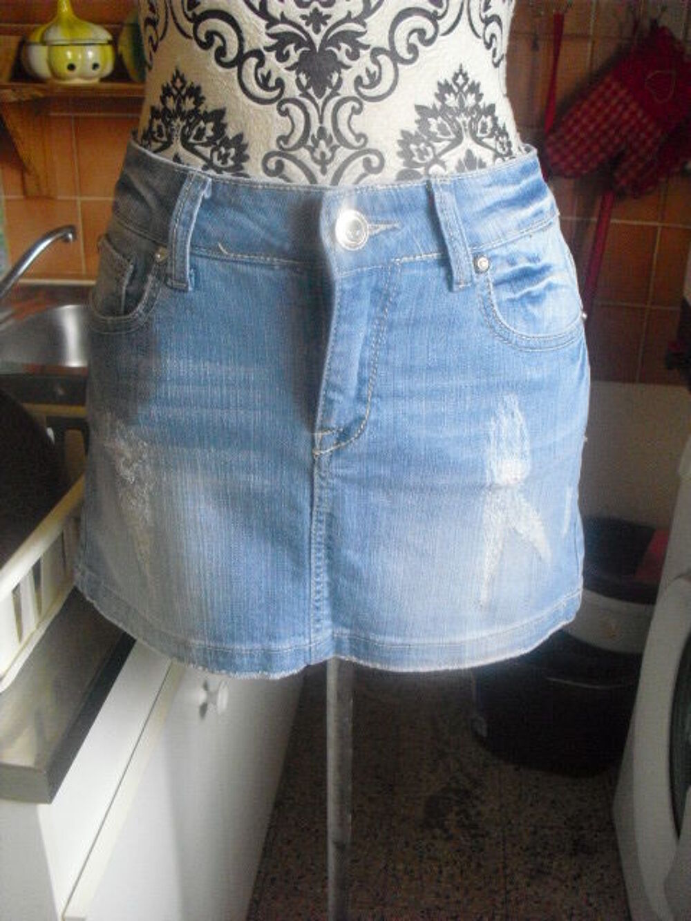 JUPE EN JEAN effet d&eacute;lav&eacute; motifs mode us&eacute;s NEUVE MISS SOFTY Vêtements